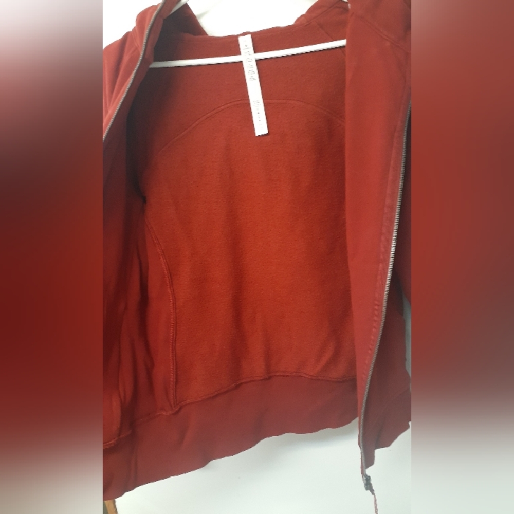 Dark red zip-up Lululemon hoodie - size 10 - Picture 4 of 8